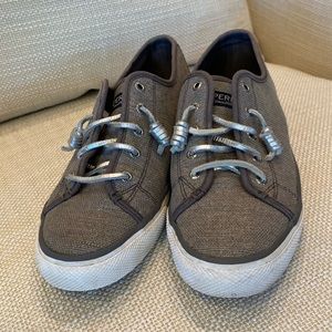 Sperry Womens Grey Silver Canvas Sneakers with Silver Metallic Leather Laces/ 9M